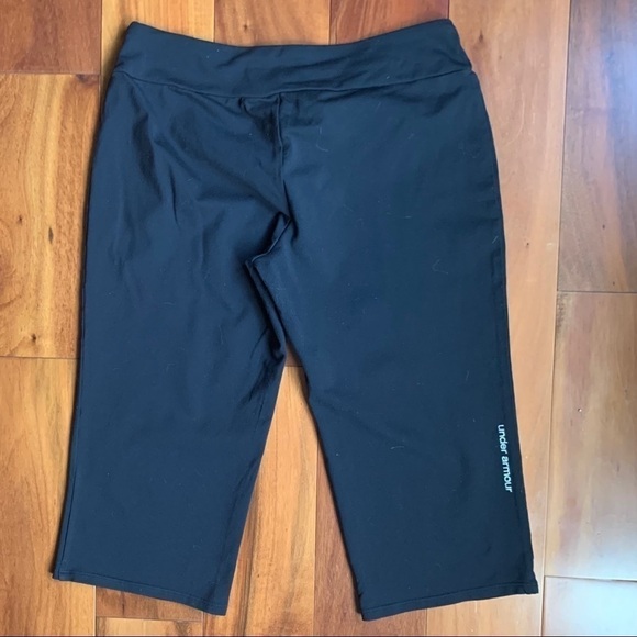 Under Armour Semi-Fitted Cropped Legging - Picture 2 of 4